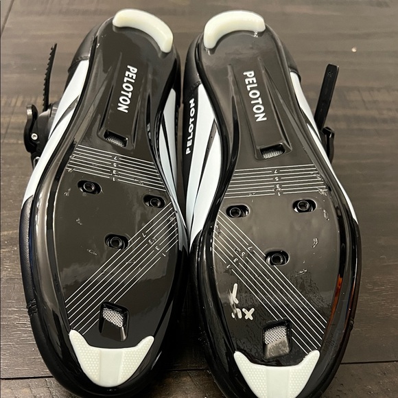 Peloton Men's Black Cycling Shoes with Red Accents - Picture 5 of 5